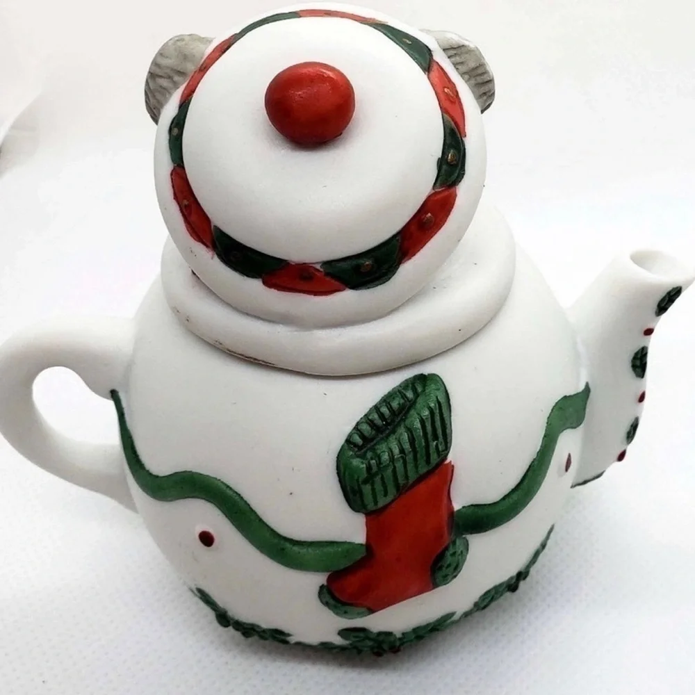 Vintage Mouse in a Teapot Ceramic Trinket Box Porcelain Keepsake Box Jewelry Box
